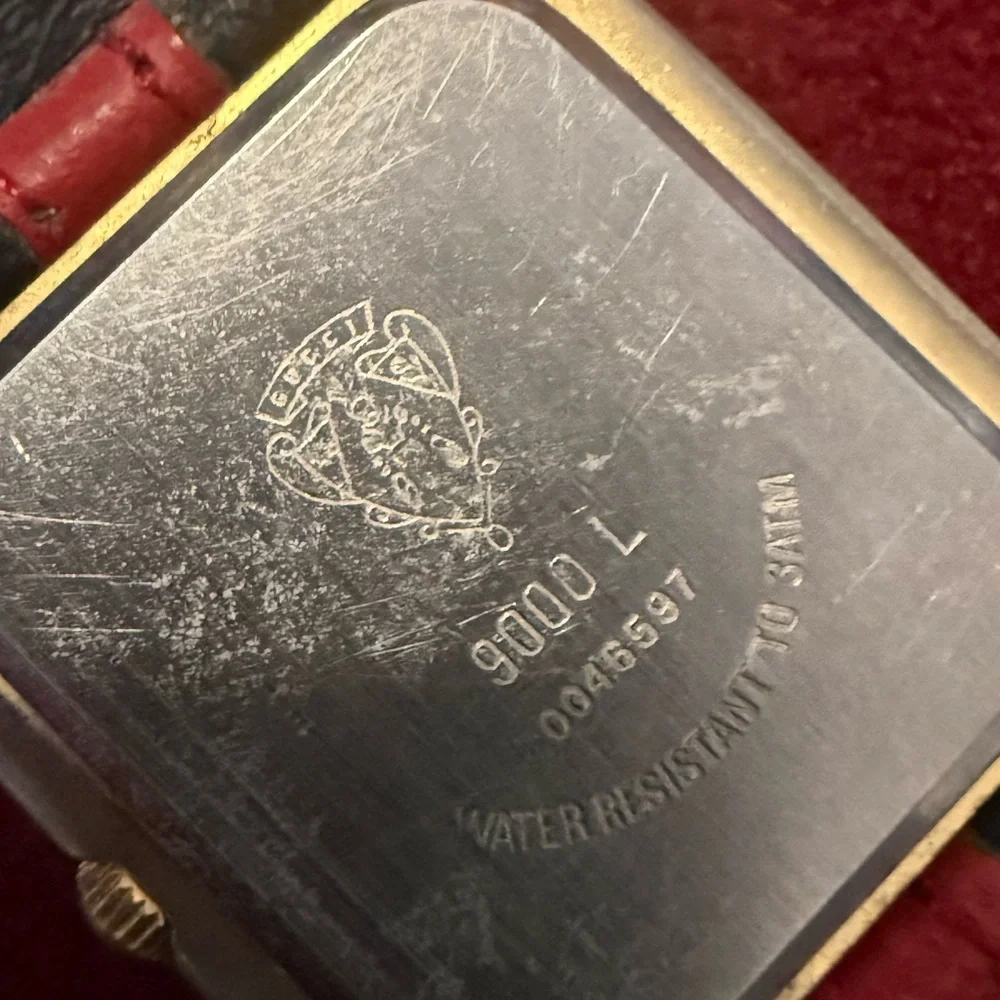 Gucci Blue and Red leather 9000L vintage Watch